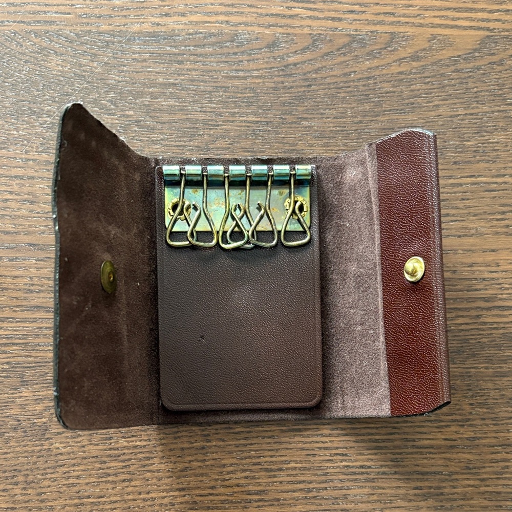 FREE W/PURCHASE - Brown Leather Trifold Key Holder